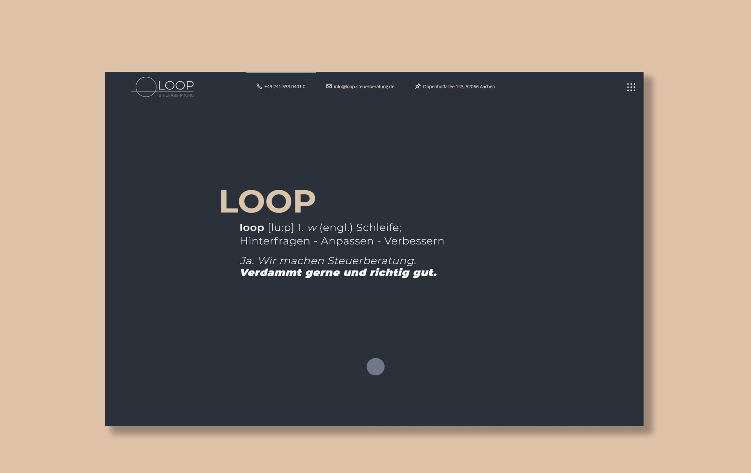 Beispiel für Webdesign der Yip Yips Agentur Aachen, Webseite der Loop Steuerberatung mit Kontaktdaten und Slogan